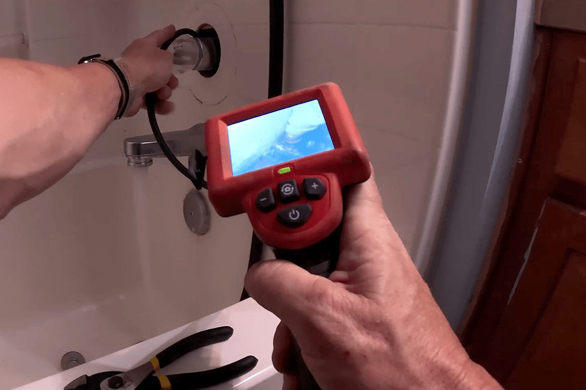 Leak detection using a borescope